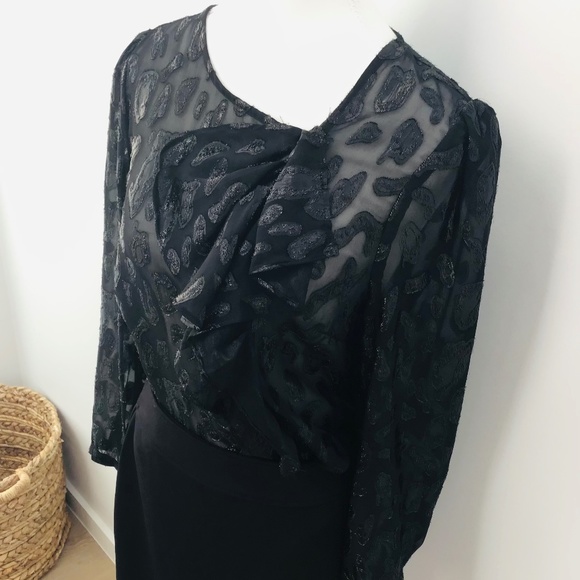 ZARA size M long sleeved black glitter blouse with gathered detailing - Picture 4 of 10